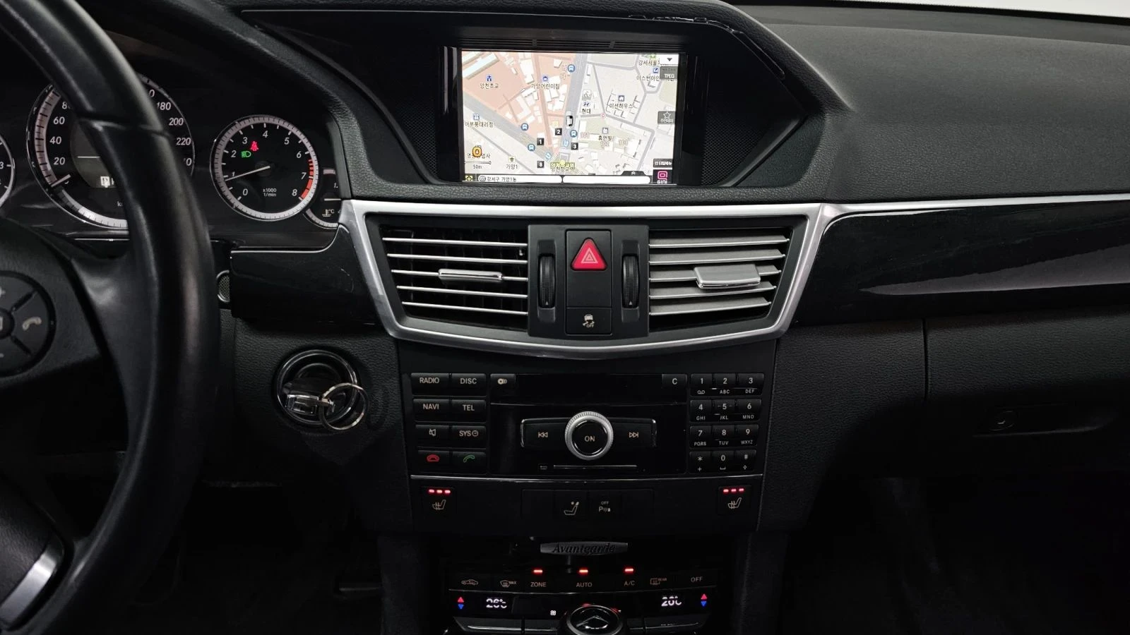 Mercedes-Benz E 200 | Mobile.bg � ����������� 14
