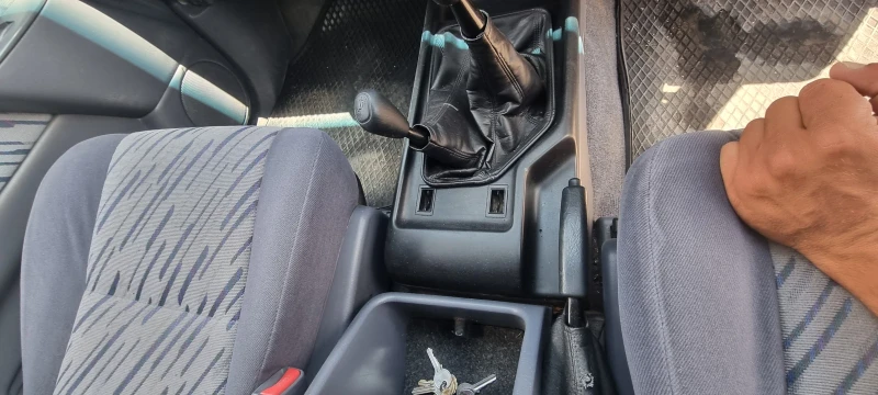 Toyota Land cruiser, снимка 11 - Автомобили и джипове - 52535857