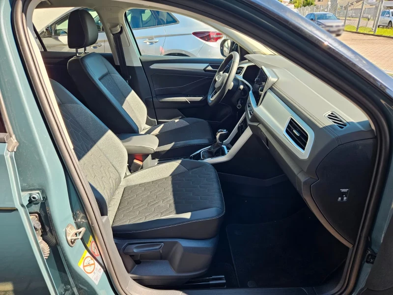 VW T-Roc 2.0TDI/GOAL/150HP/DSG/NAVI/ACC/AMBI/LED/CAM/642f, снимка 7 - Автомобили и джипове - 51456792