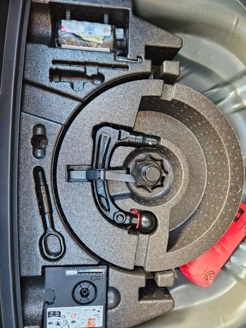 VW T-Roc 2.0TDI/GOAL/150HP/DSG/NAVI/ACC/AMBI/LED/CAM/642f, снимка 6 - Автомобили и джипове - 51456792