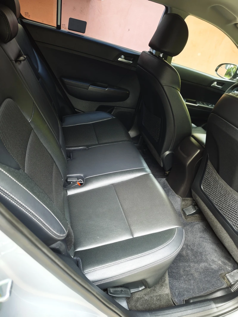 Kia Sportage 1.6 CRDI 4x4 - КОЛЕДНА ПРОМОЦИЯ !, снимка 17 - Автомобили и джипове - 52115706