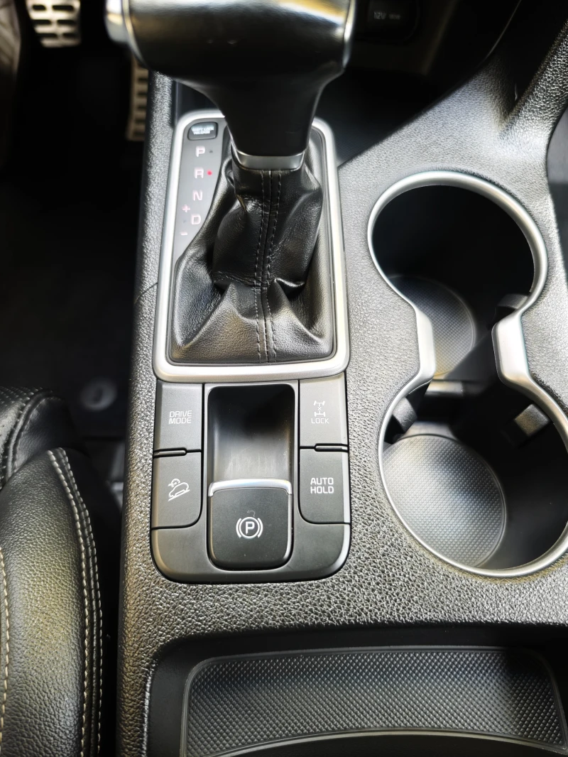 Kia Sportage 1.6 CRDI 4x4 - КОЛЕДНА ПРОМОЦИЯ !, снимка 16 - Автомобили и джипове - 52115706