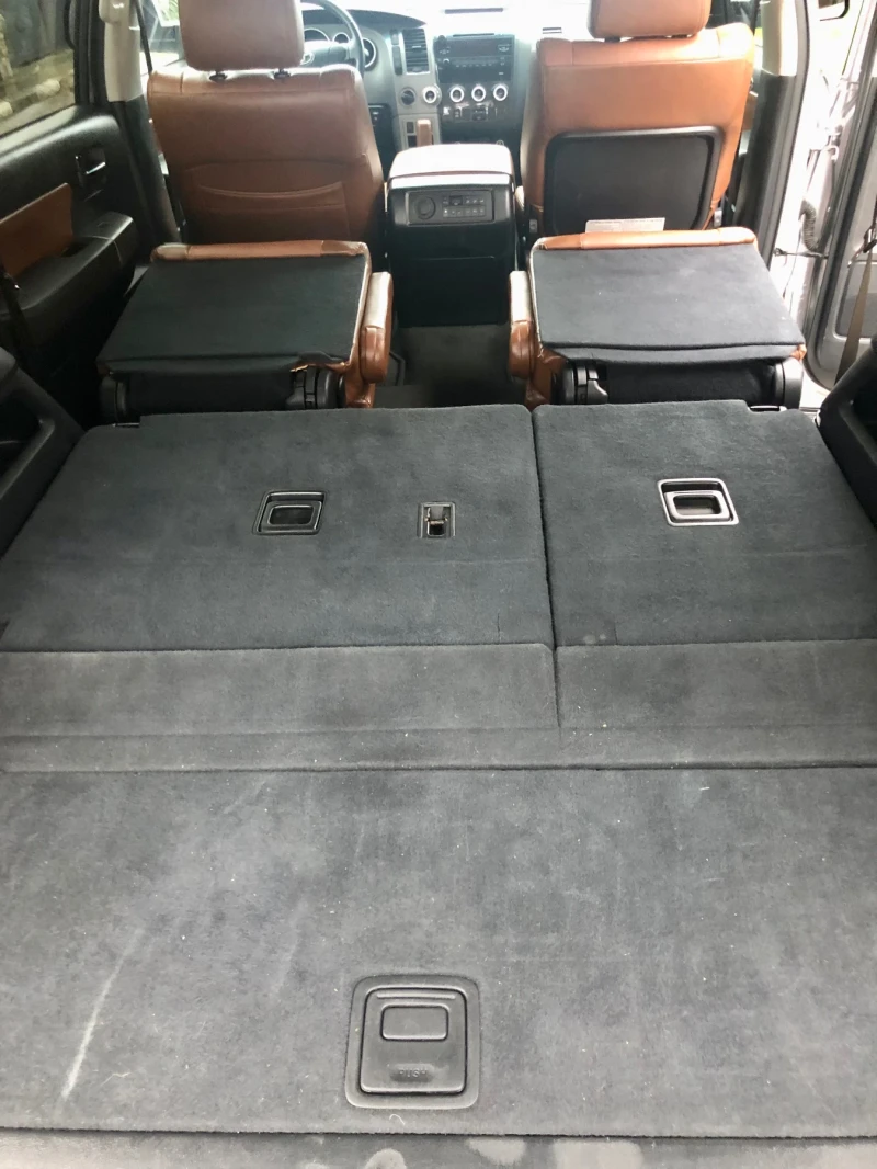 Toyota Sequoia 5.7i SRS, снимка 15 - Автомобили и джипове - 52801944