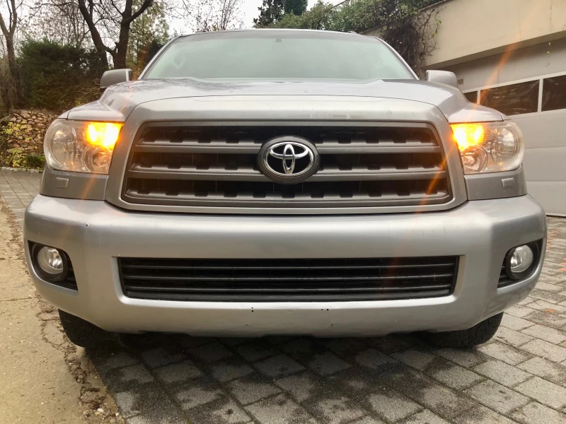 Toyota Sequoia 5.7i SRS, снимка 8 - Автомобили и джипове - 52801944