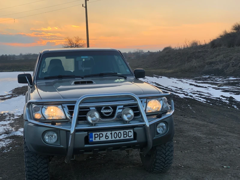 Nissan Patrol, снимка 12 - Автомобили и джипове - 53140402