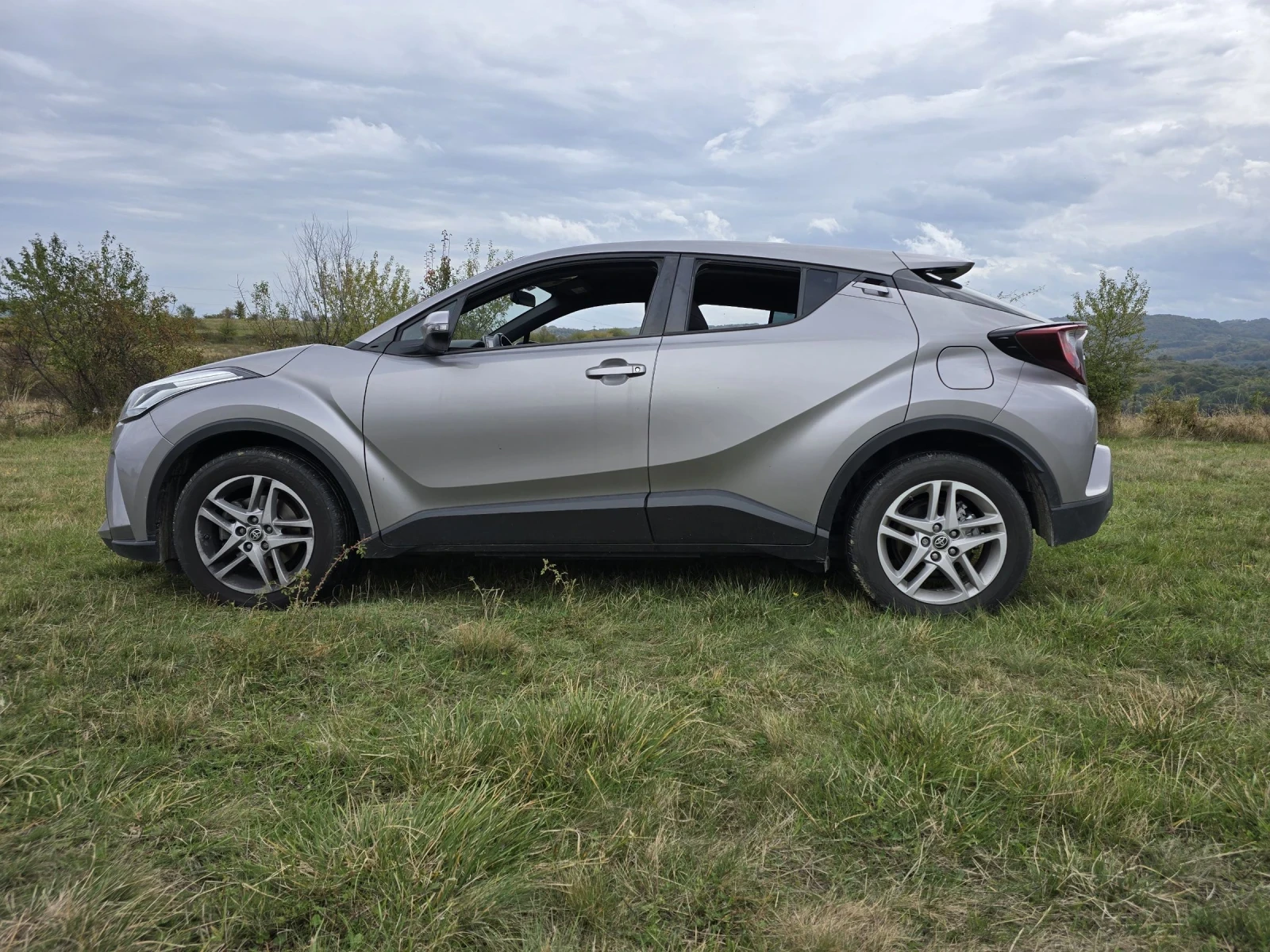 Toyota C-HR Benzin  48000km - изображение 3