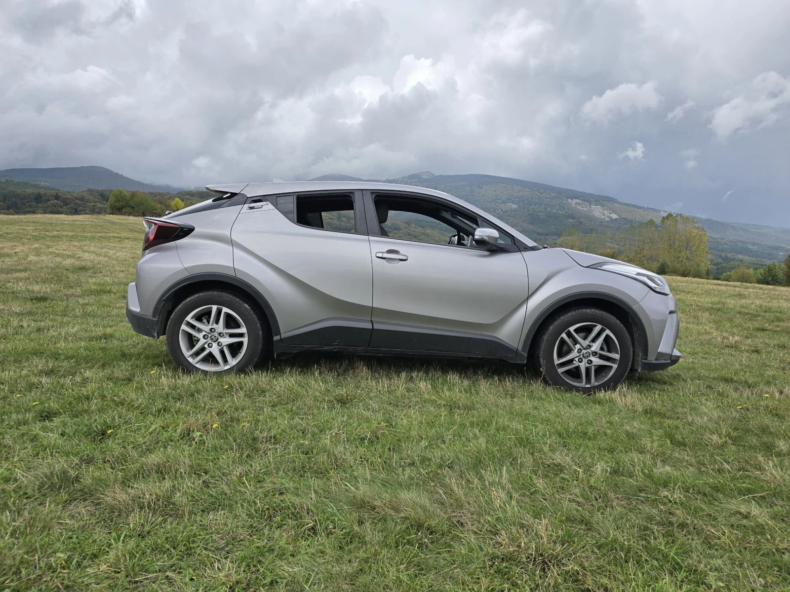 Toyota C-HR Benzin  48000km - изображение 4