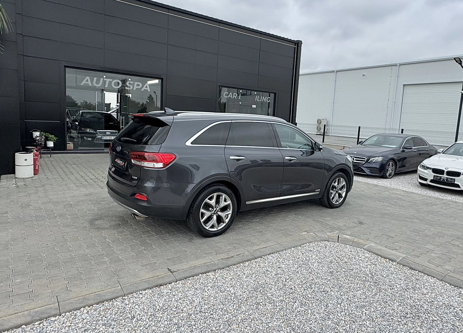 Kia Sorento 2.2CRDi AWD Обдух/Подгрев/Пано/Keyless/360Камера - изображение 4