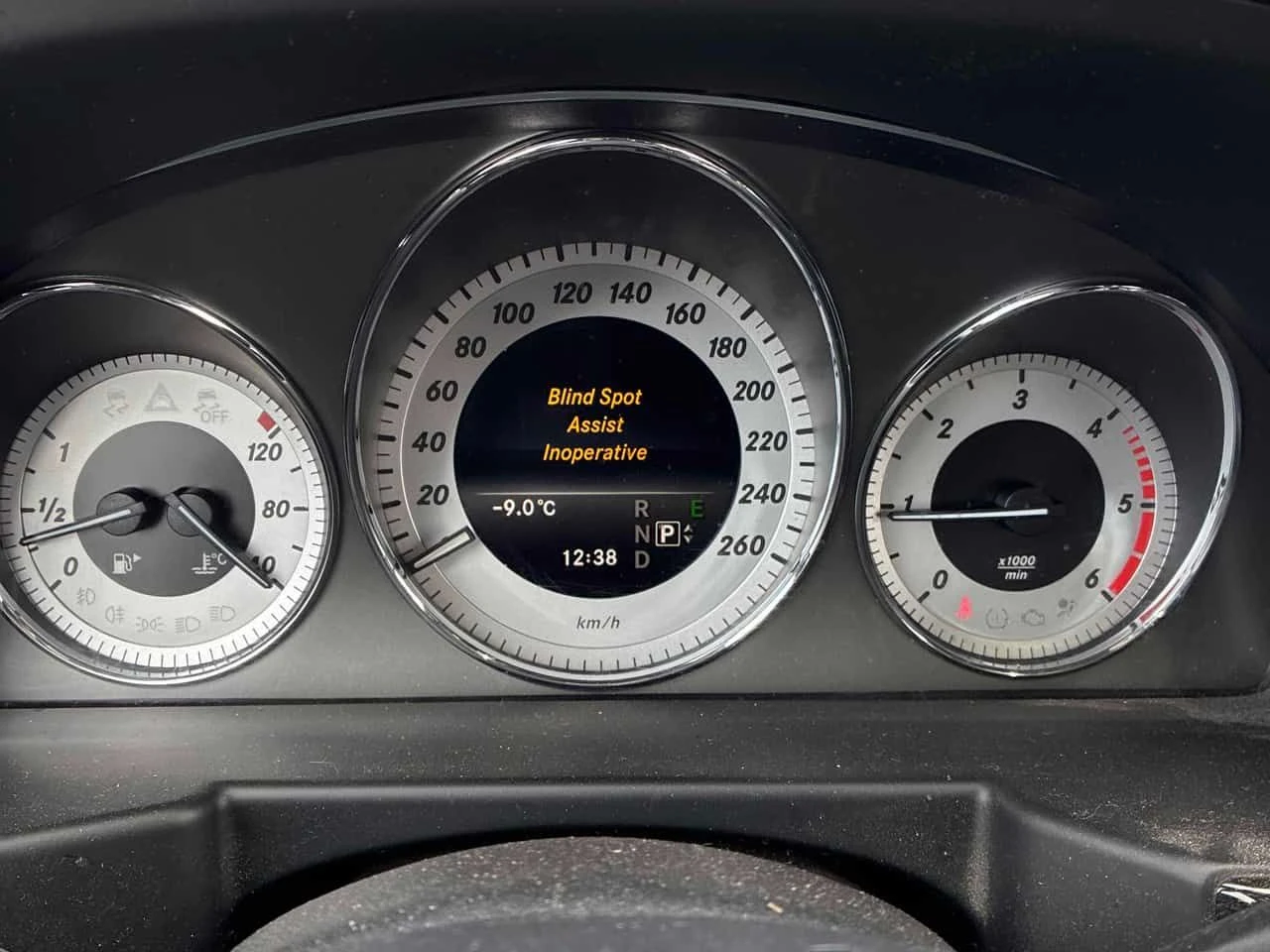 Mercedes-Benz GLK 250 * 360 КАМЕРА* ПАНОРАМА* ДВА ЧИФТА ГУМИ/ДЖАНТИ*, снимка 8 - Автомобили и джипове - 53990854