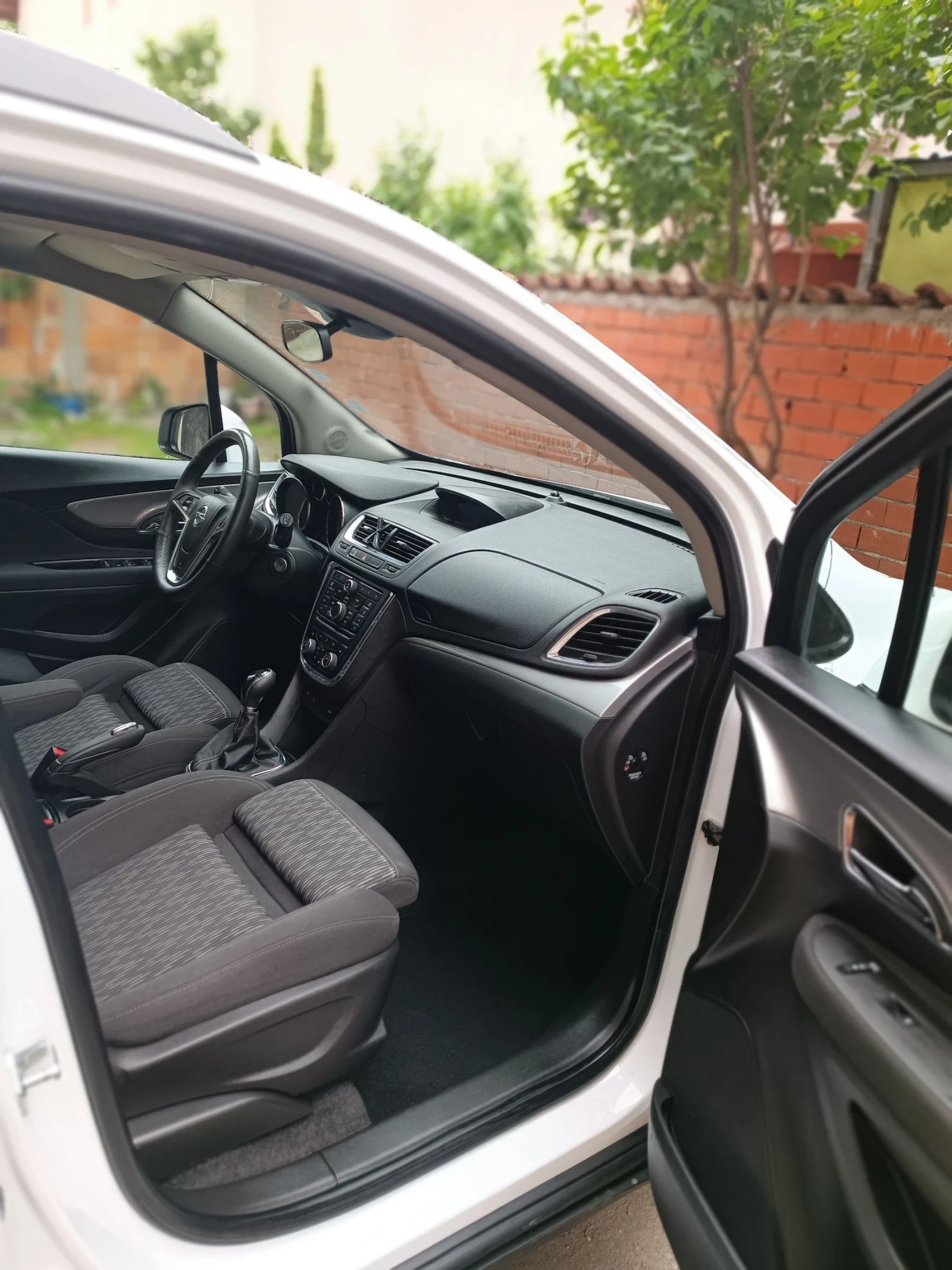 Opel Mokka 1.4i turbo 4x4 АвтоКаско, снимка 11 - Автомобили и джипове - 54477803