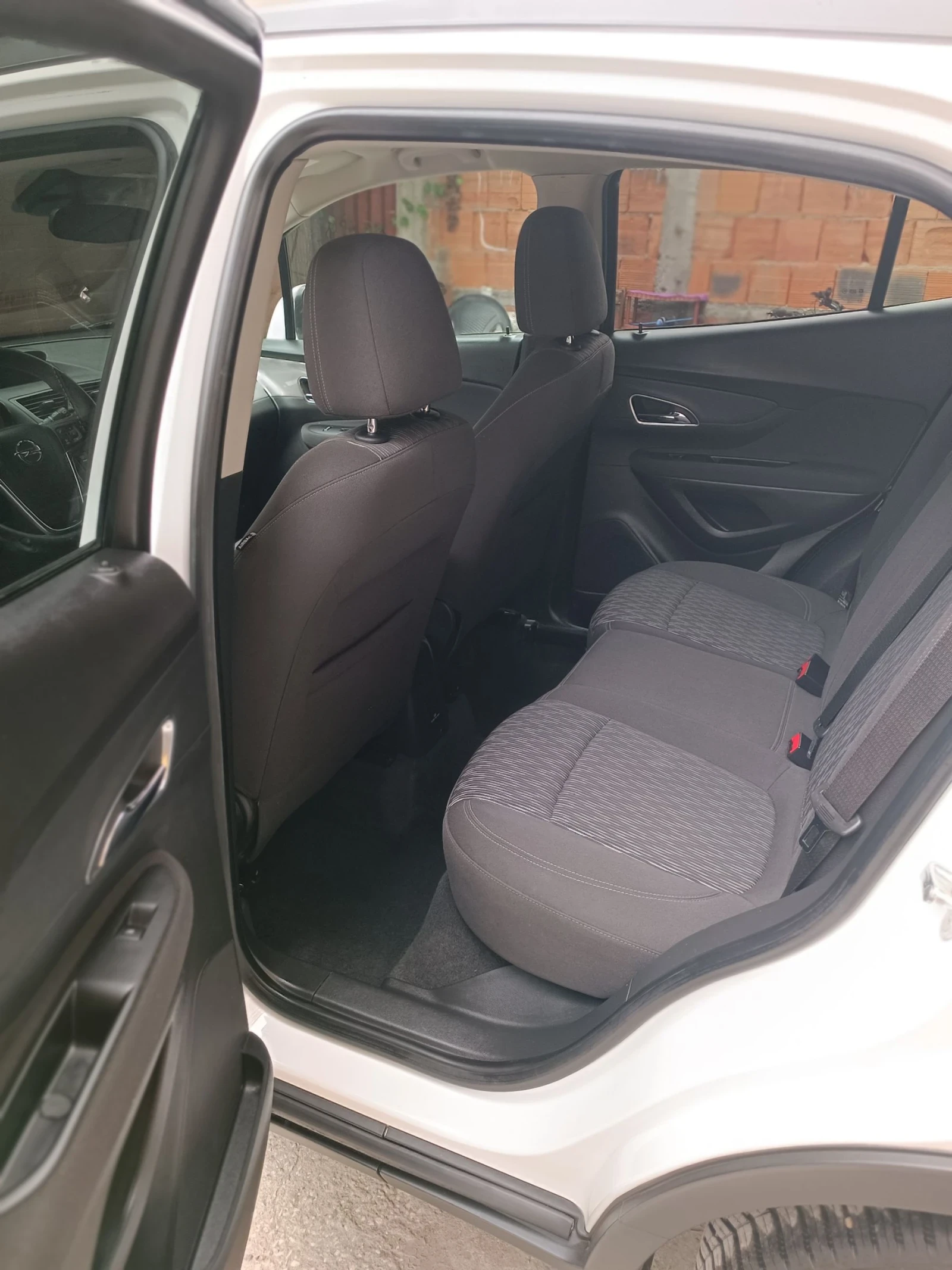 Opel Mokka 1.4i turbo 4x4 АвтоКаско, снимка 13 - Автомобили и джипове - 54477803