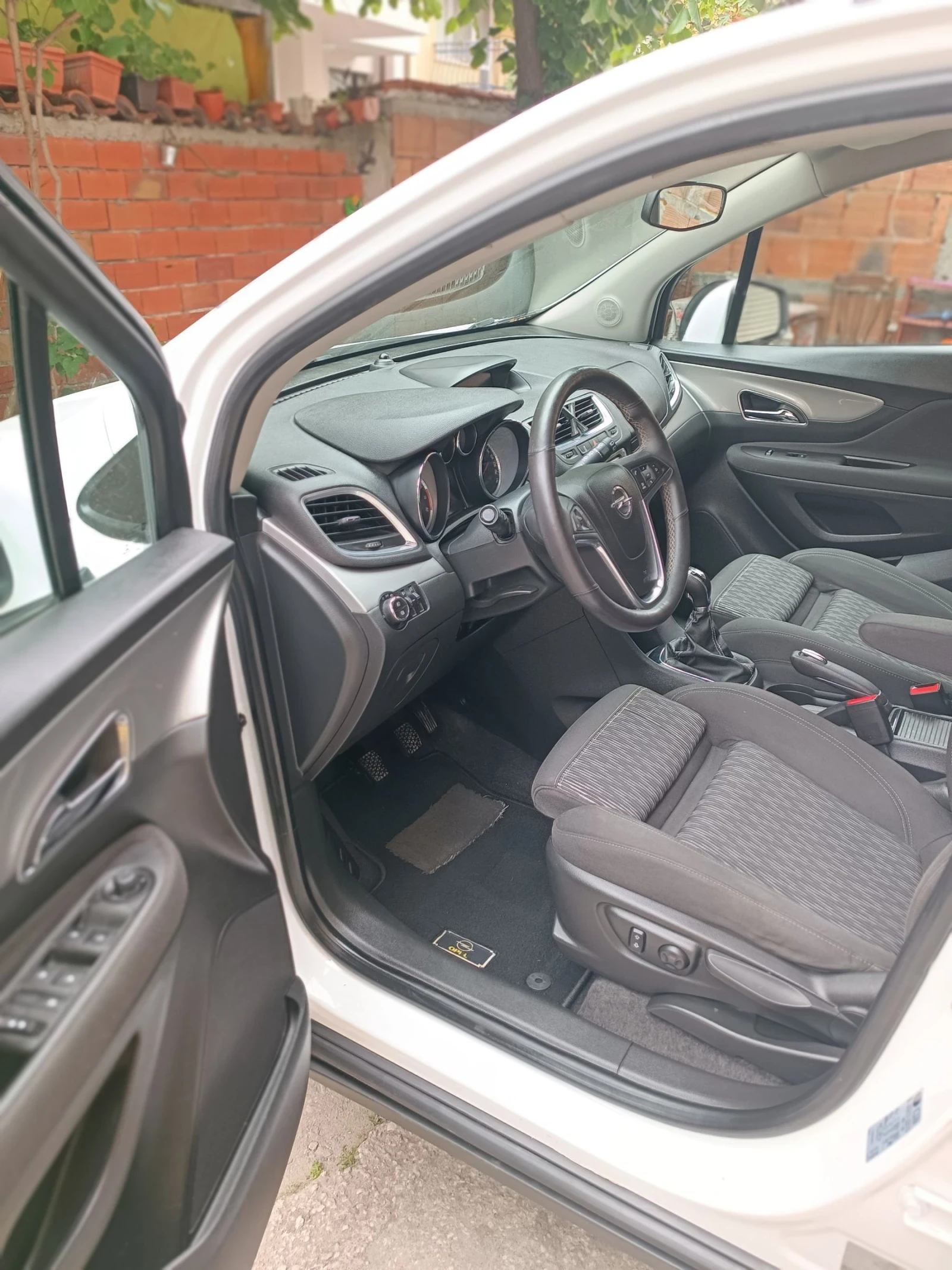 Opel Mokka 1.4i turbo 4x4 АвтоКаско, снимка 9 - Автомобили и джипове - 54477803