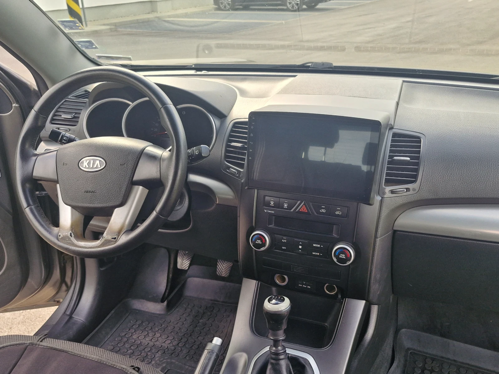 Kia Sorento, снимка 11 - Автомобили и джипове - 55141008