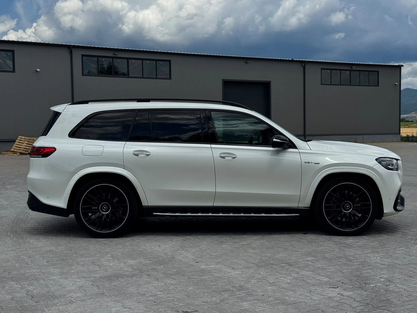 Mercedes-Benz GLS 63 AMG Full Carbon* Вакум* Burmester* Pano* 7-м, снимка 8 - Автомобили и джипове - 55237451