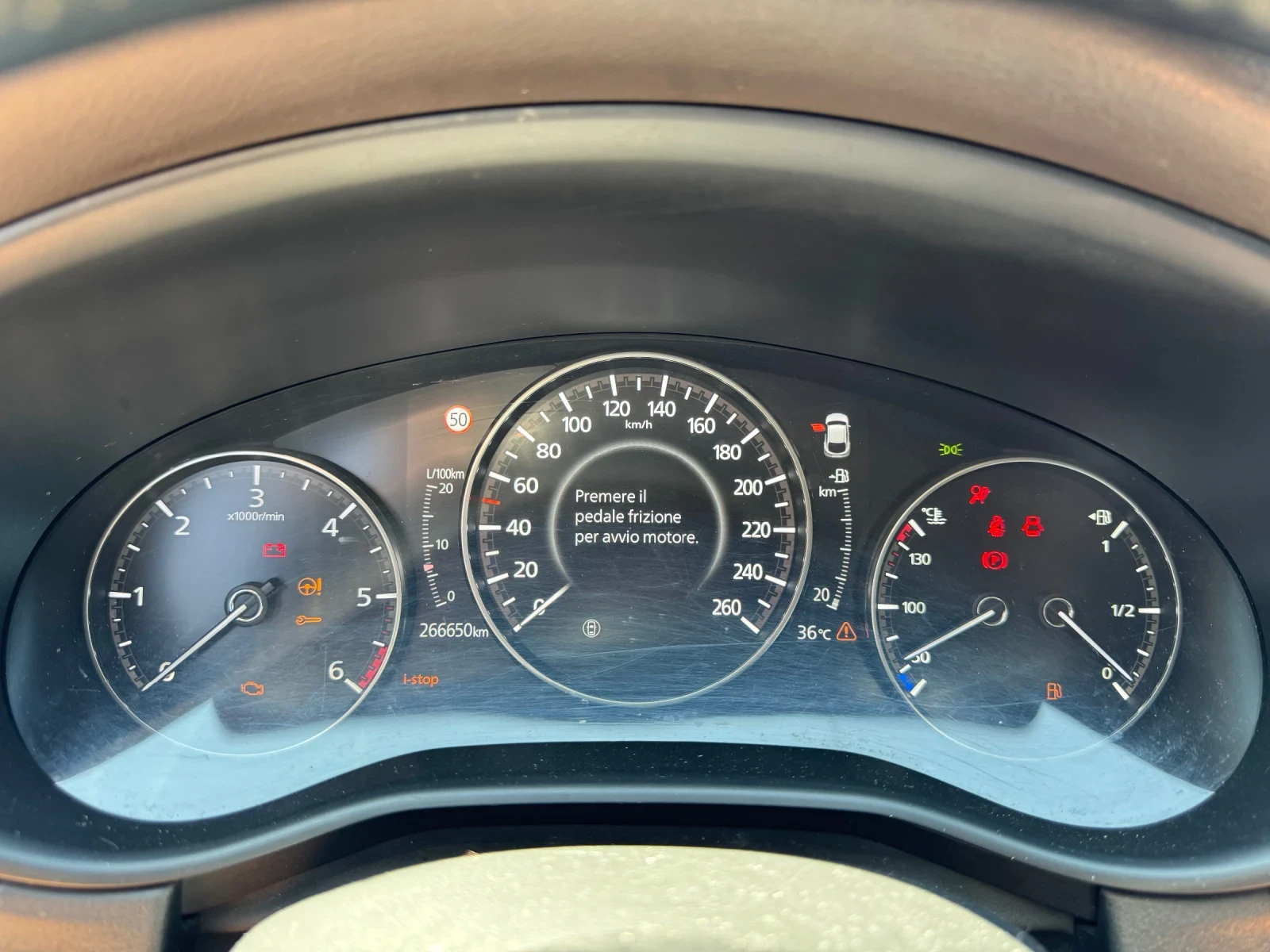 Mazda CX-30 1.8 D 2WD EXCLUSIVE | FULL OPTIONAL, снимка 11 - Автомобили и джипове - 55536450