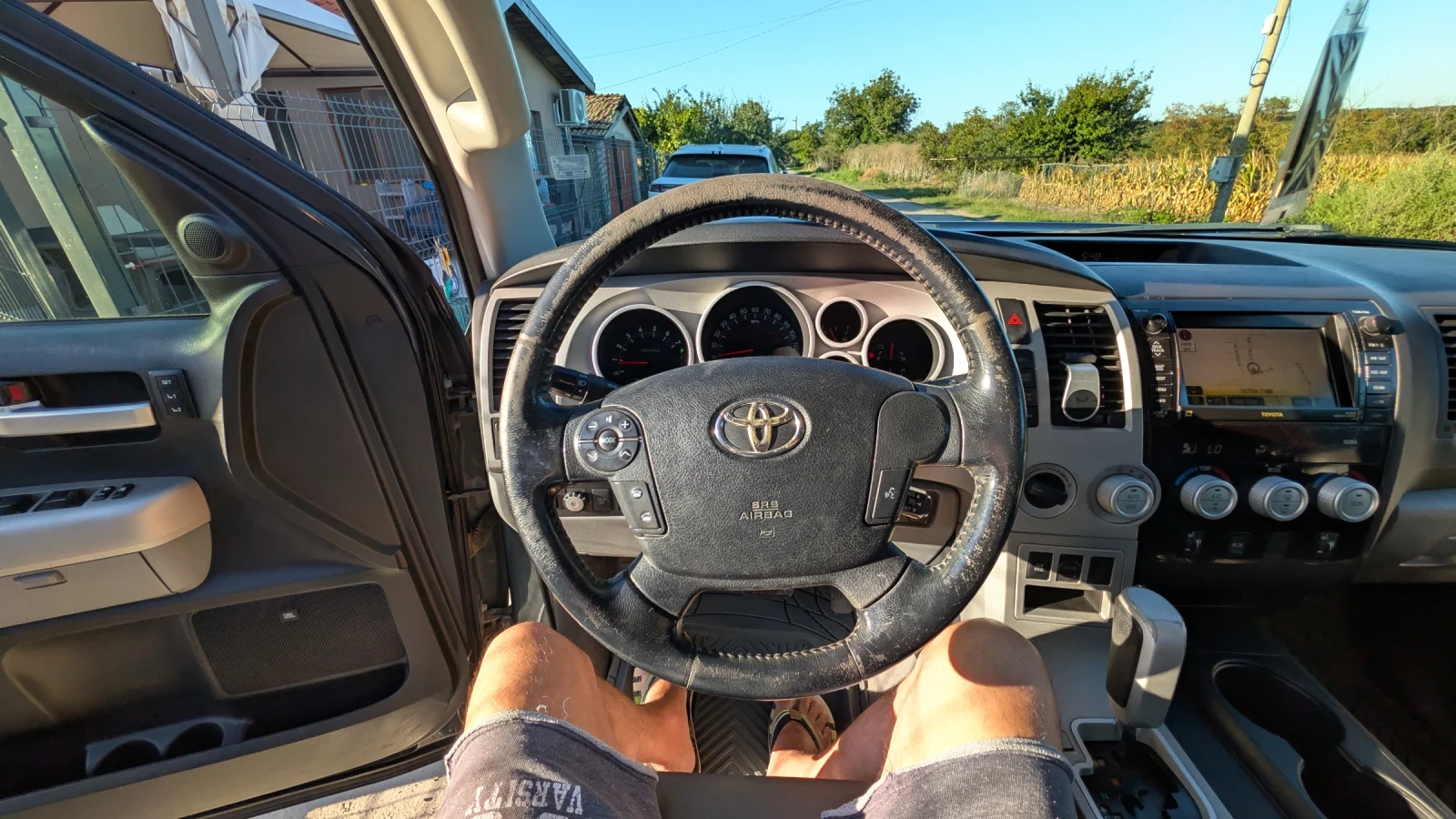 Toyota Tundra limited Edition 5.7 ГАЗ, снимка 7 - Автомобили и джипове - 56205132