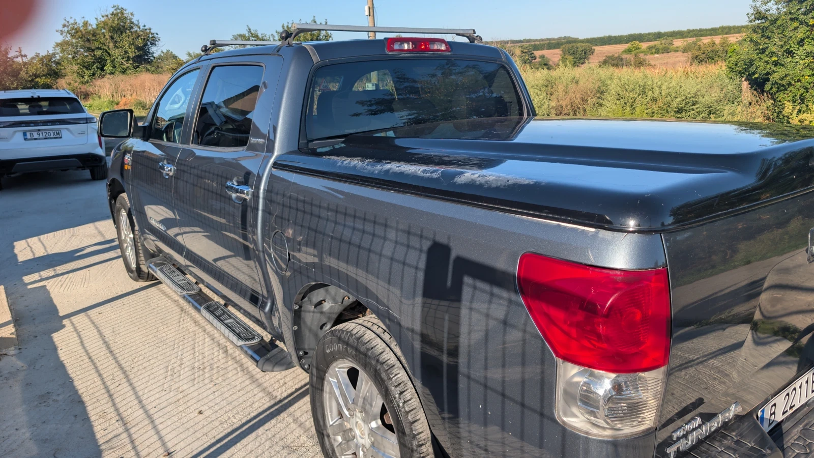 Toyota Tundra limited Edition 5.7 ГАЗ, снимка 17 - Автомобили и джипове - 56205132