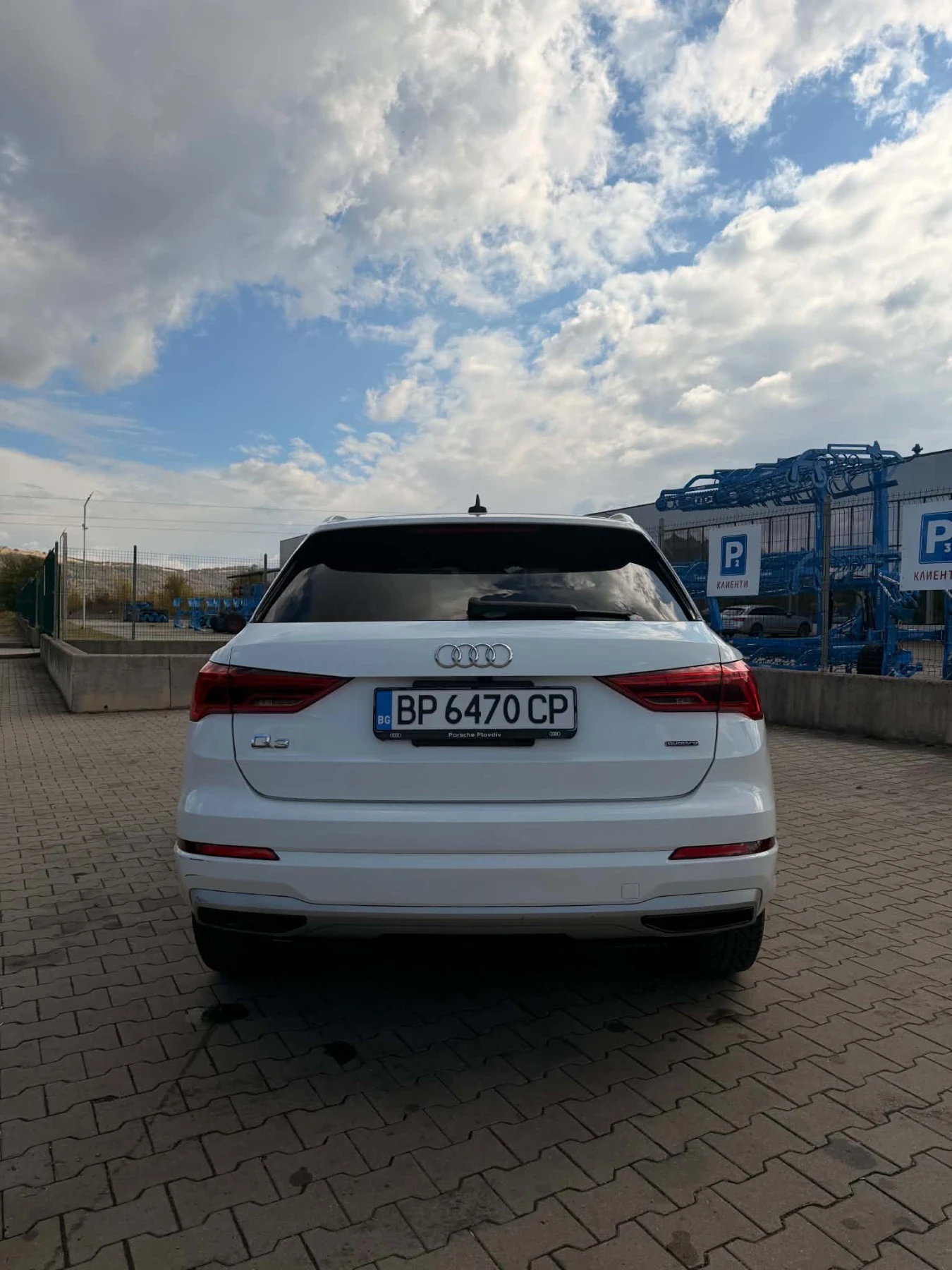 Audi Q3 2.0 TFSI, снимка 4 - Автомобили и джипове - 56648534