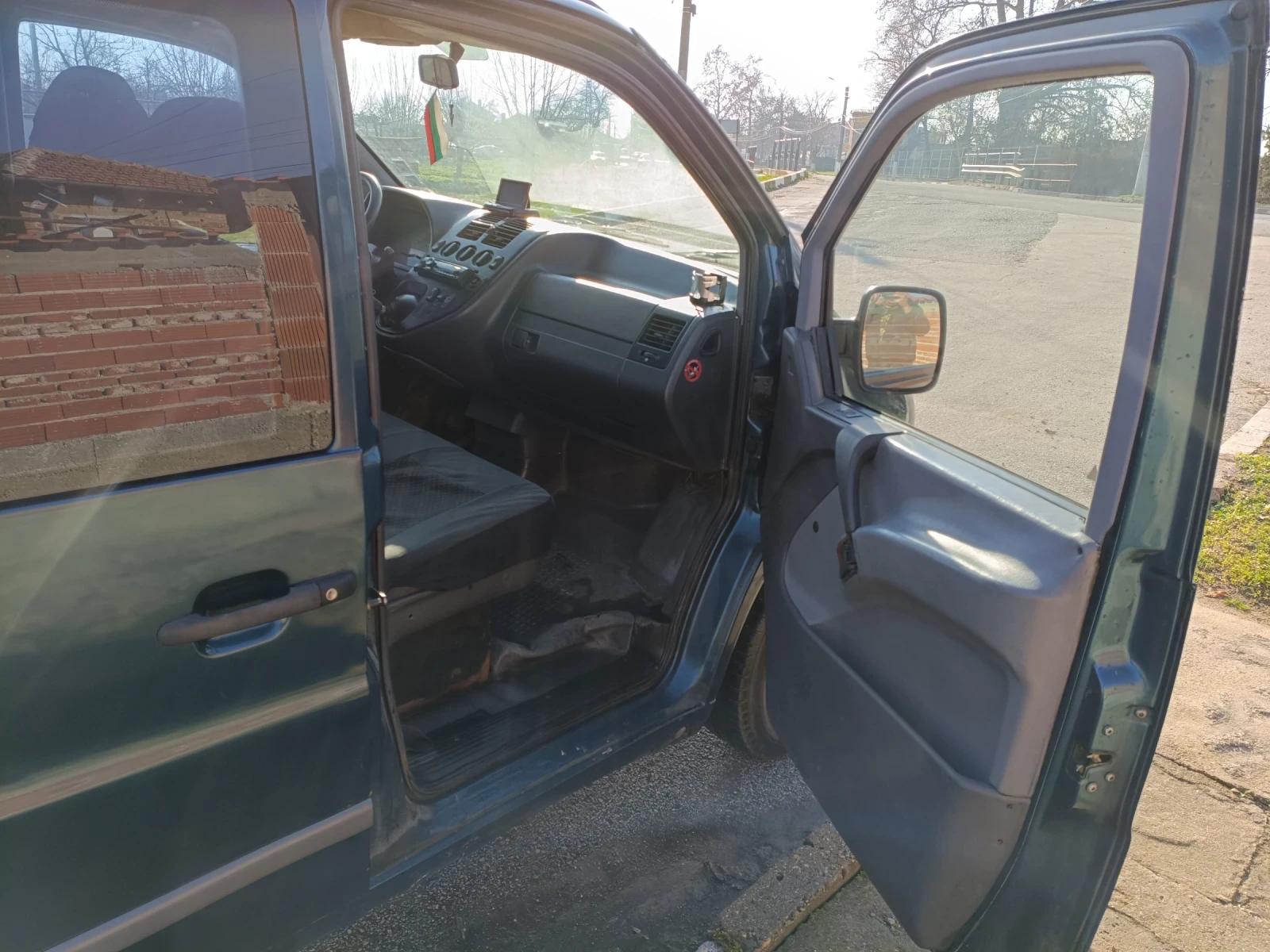 Mercedes-Benz Vito Товаропътнически 110D, снимка 6 - Бусове и автобуси - 54193863