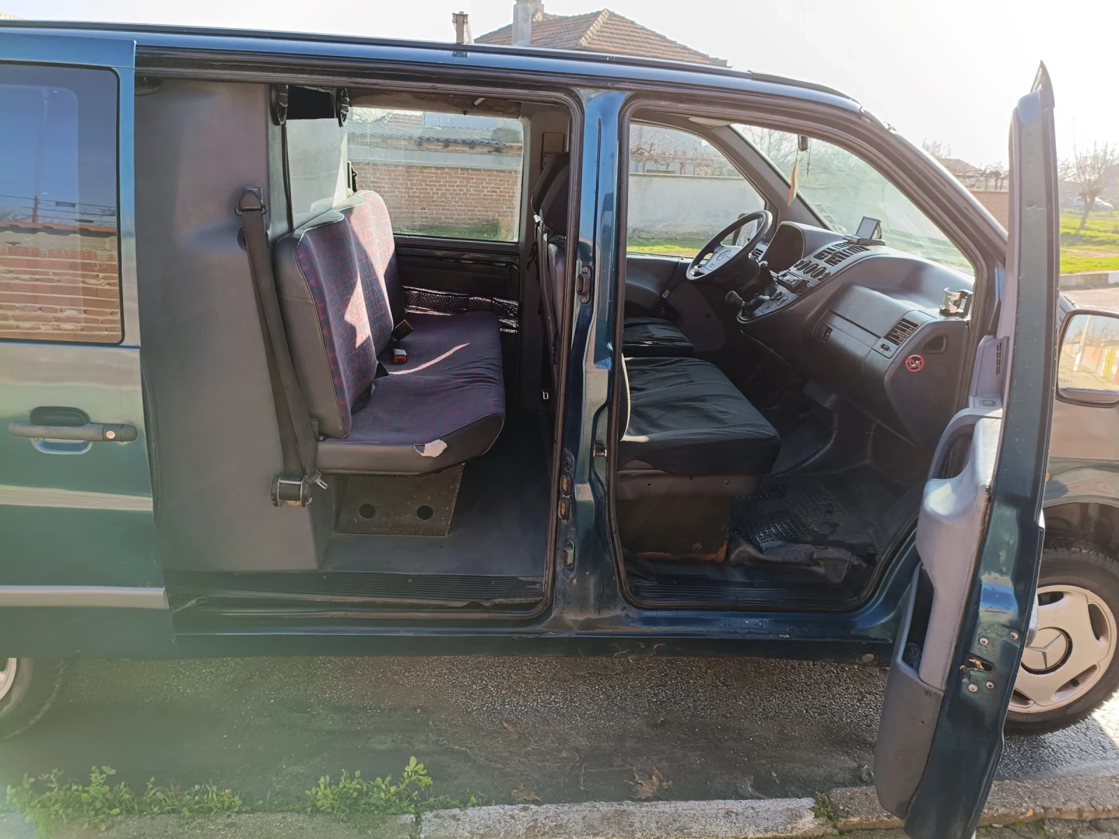 Mercedes-Benz Vito Товаропътнически 110D, снимка 4 - Бусове и автобуси - 54193863