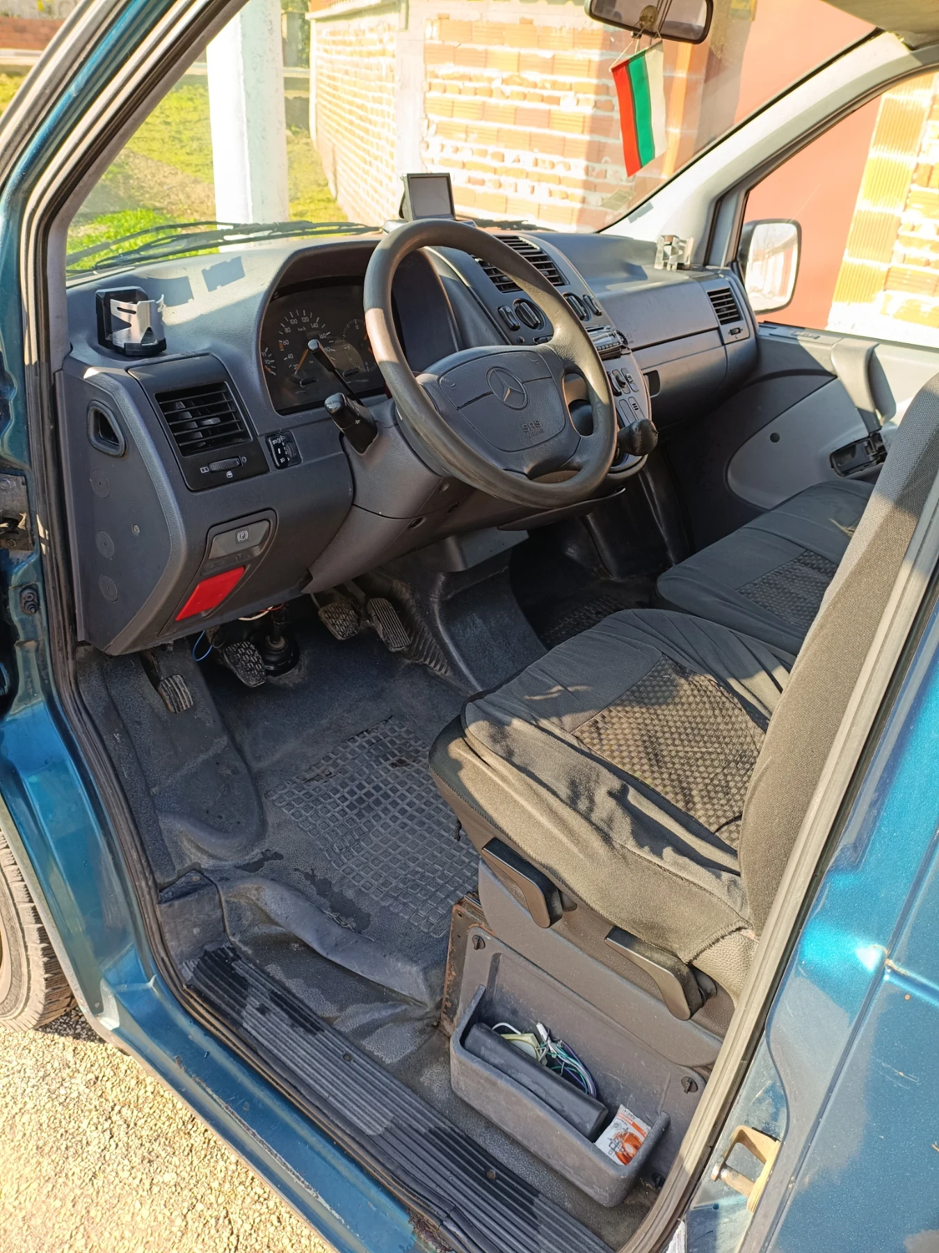 Mercedes-Benz Vito Товаропътнически 110D, снимка 9 - Бусове и автобуси - 54193863