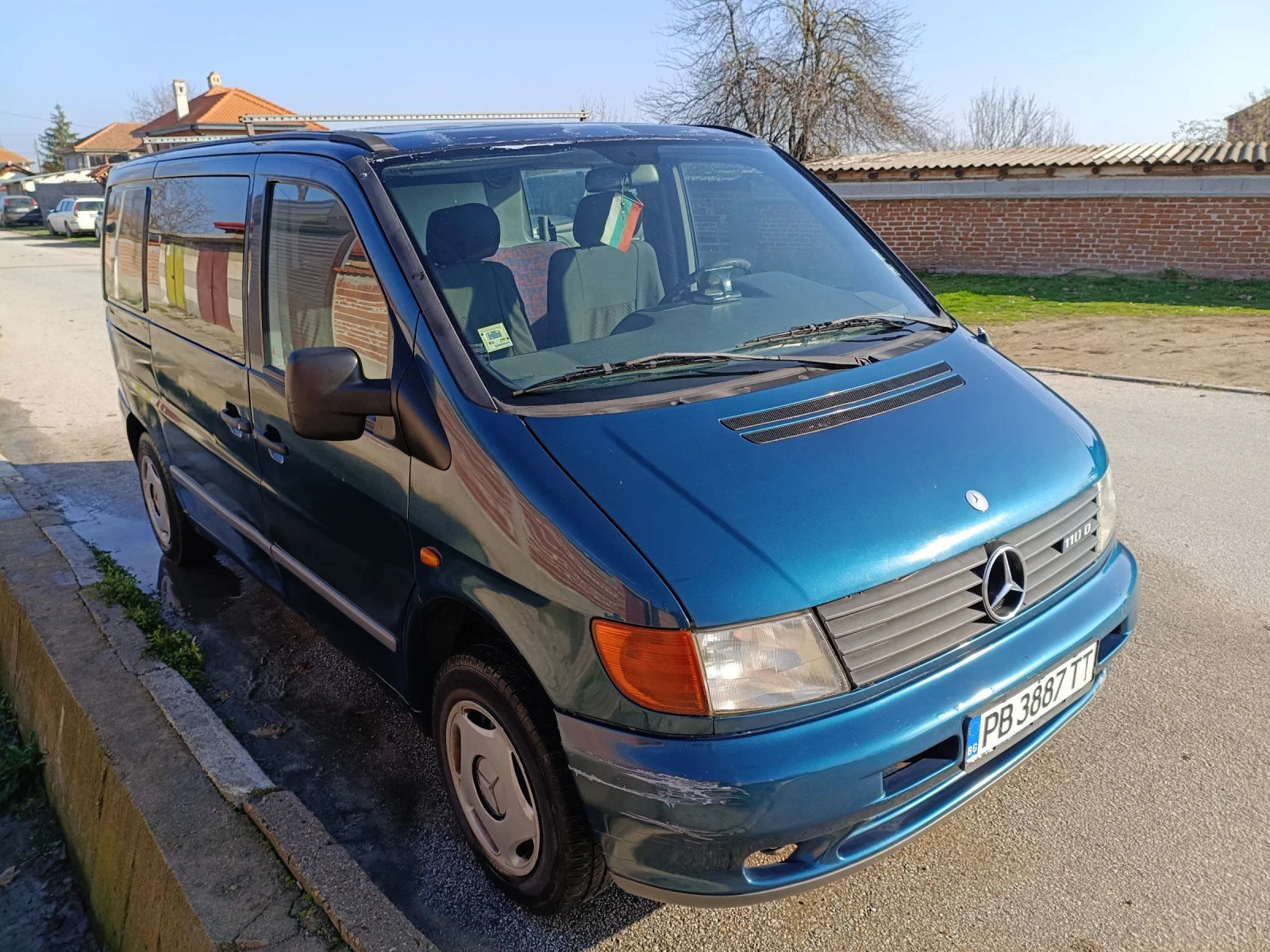 Mercedes-Benz Vito Товаропътнически 110D, снимка 2 - Бусове и автобуси - 54193863