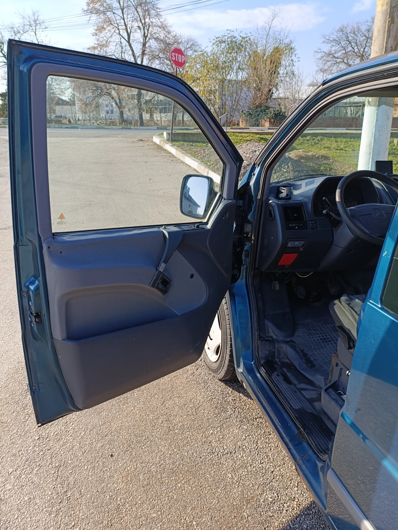 Mercedes-Benz Vito Товаропътнически 110D, снимка 8 - Бусове и автобуси - 54193863