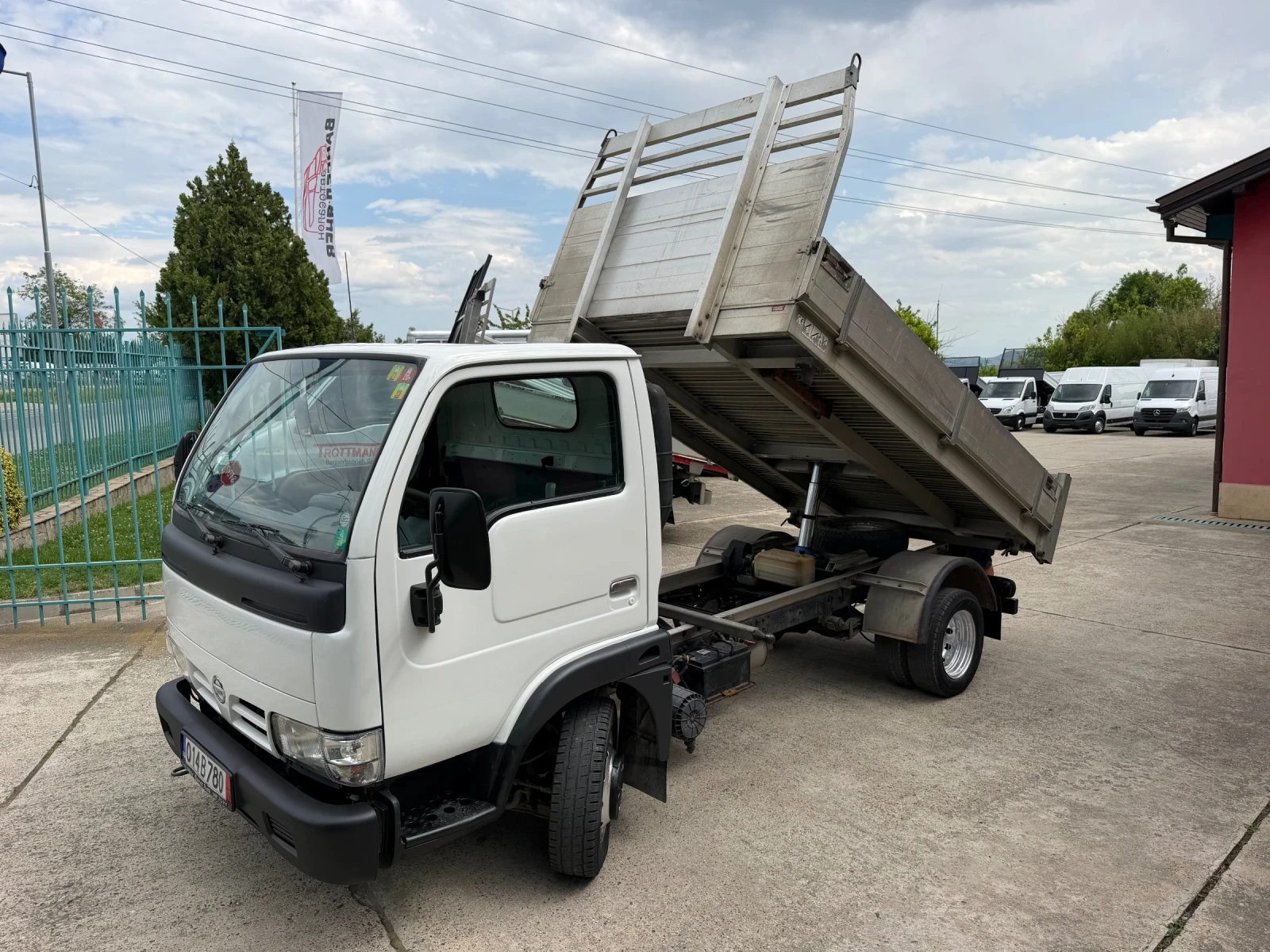 Nissan Capstar 3.0Diesel* 35.13* Тристранен самосвал* 3.10м кош, снимка 3 - Бусове и автобуси - 54740613