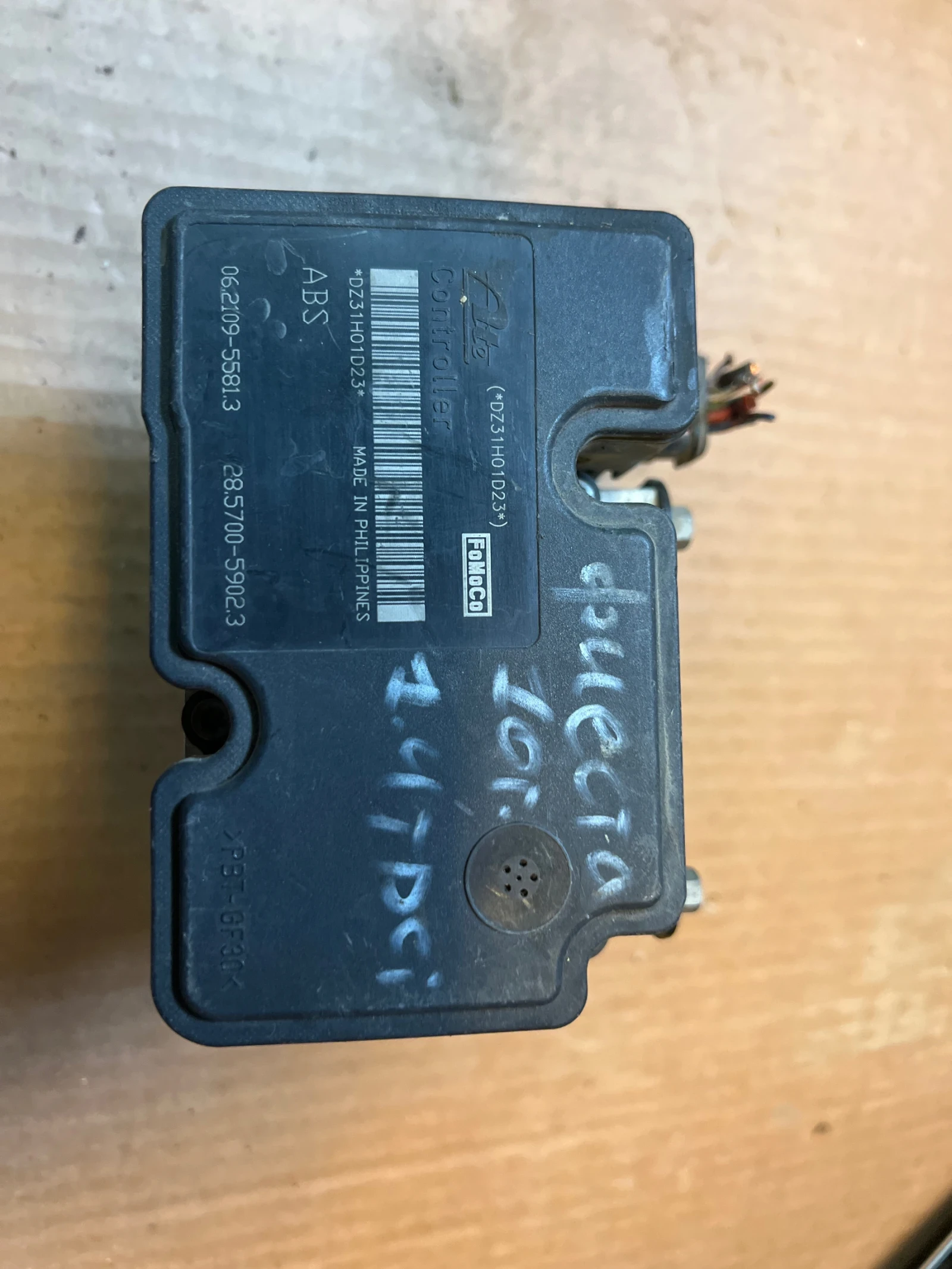 8V512M110AD ABS  FORD fiesta   Ate 06.2102-1317.4 28.5700-5902.3 | Mobile.bg   6