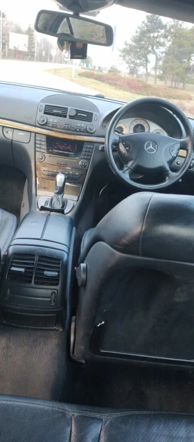 Mercedes-Benz E 320, снимка 6