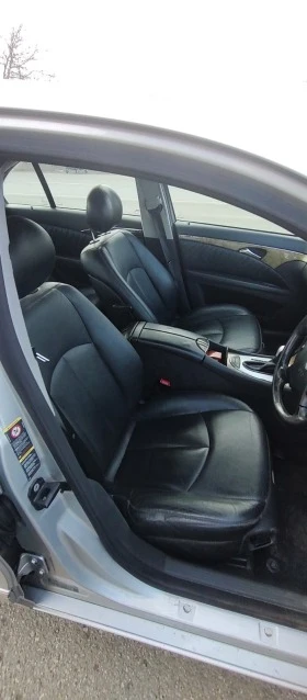 Mercedes-Benz E 320, снимка 2