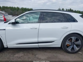 Audi E-Tron Premium Plus quattro, снимка 13