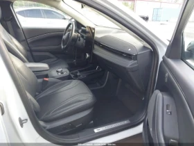 Ford Mustang Mach-E Premium AWD, снимка 11