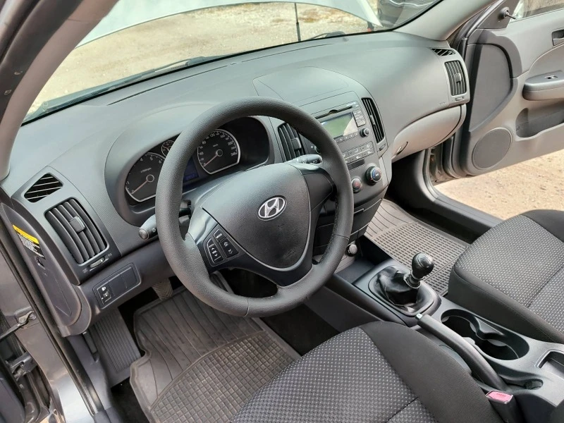 Hyundai I30 1.4i, снимка 12 - Автомобили и джипове - 41812282