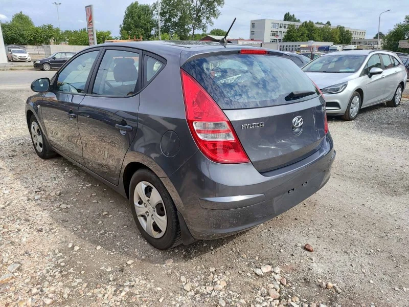 Hyundai I30 1.4i, снимка 2 - Автомобили и джипове - 41812282