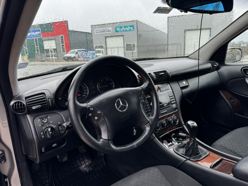 Mercedes-Benz C 220, снимка 10 - Автомобили и джипове - 44630049