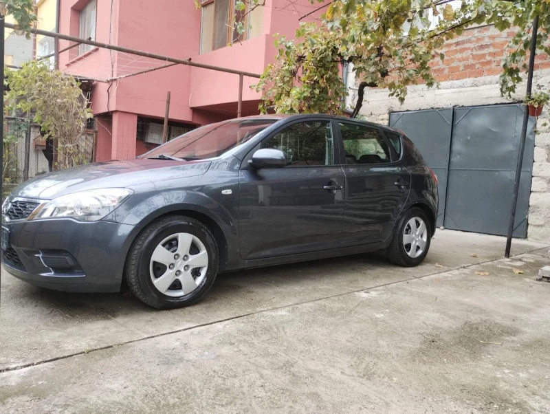 Kia Ceed 1.4, снимка 5 - Автомобили и джипове - 47483125