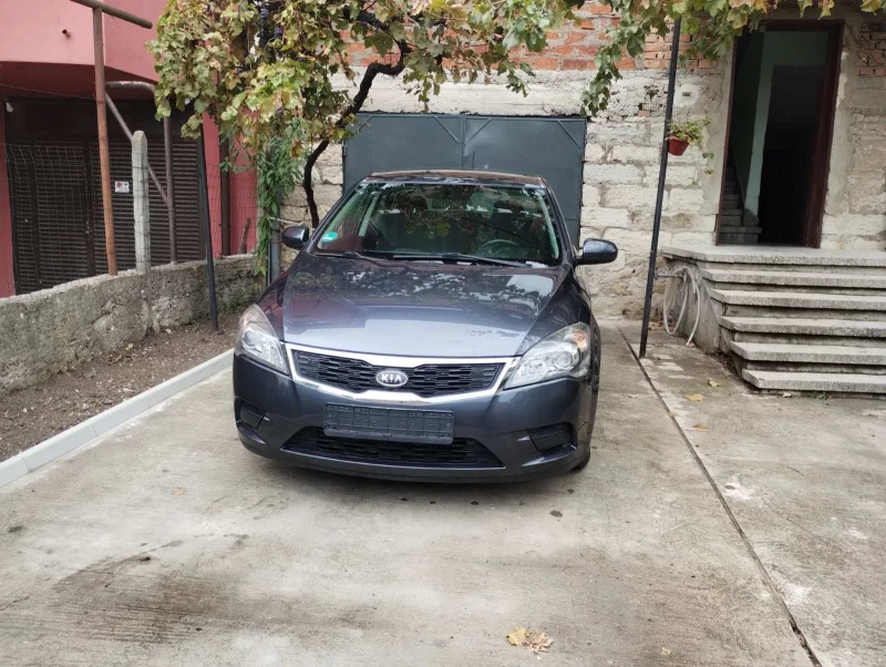 Kia Ceed 1.4, снимка 1 - Автомобили и джипове - 47483125