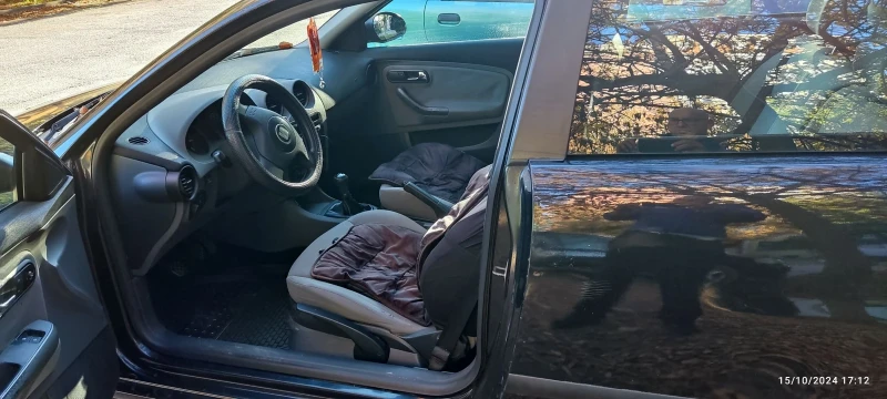 Seat Ibiza, снимка 4 - Автомобили и джипове - 47594057