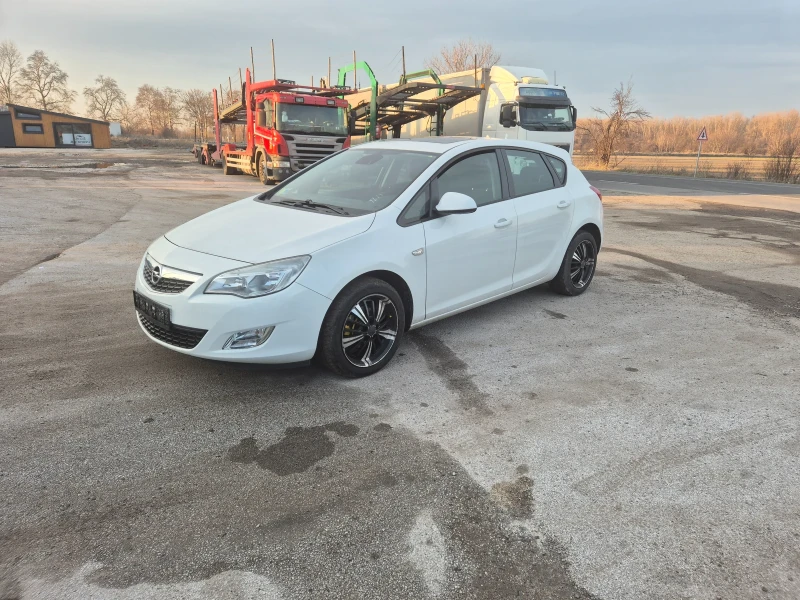 Opel Astra 1.4T, 140k.c., снимка 1 - Автомобили и джипове - 48537818