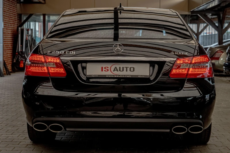 Mercedes-Benz E 250 AMG/4Matic/Distronik/Side Assist/Leader brown/BiXe, снимка 4 - Автомобили и джипове - 51124640