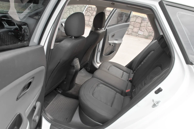 Kia Ceed 1.4D, снимка 12 - Автомобили и джипове - 51905344