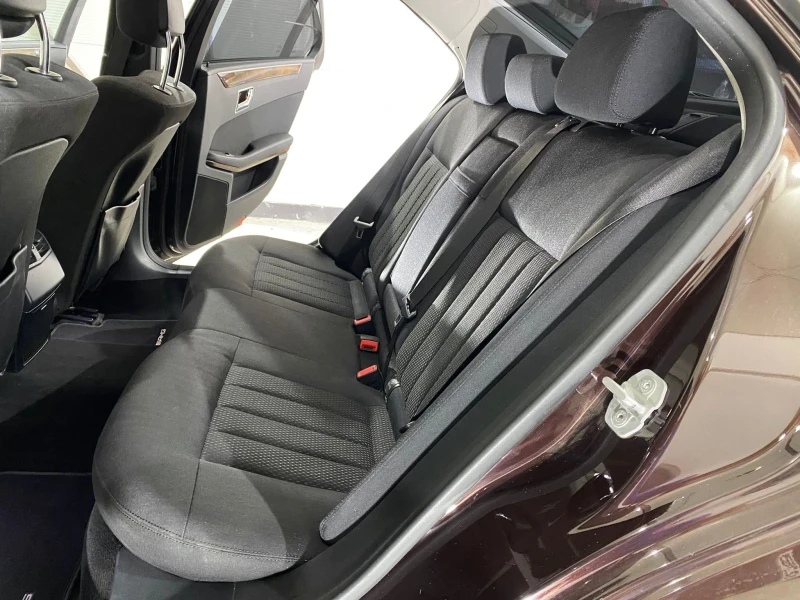 Mercedes-Benz E 350 4 Matic, снимка 10 - Автомобили и джипове - 51406000