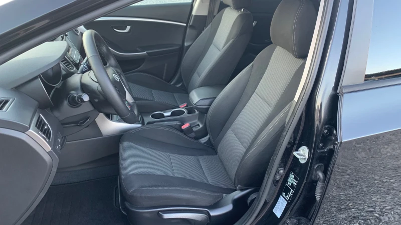 Hyundai I30 1.6crdi* 110hp, снимка 8 - Автомобили и джипове - 51629373