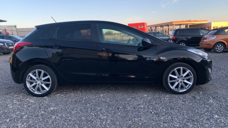 Hyundai I30 1.6crdi* 110hp, снимка 4 - Автомобили и джипове - 51629373