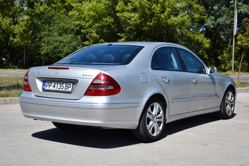 Mercedes-Benz E 320, снимка 6 - Автомобили и джипове - 52623295