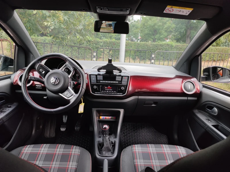 VW Up, снимка 3 - Автомобили и джипове - 52539476