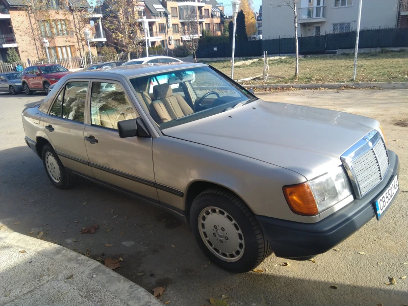 Mercedes-Benz 124 300E 4MATIC , снимка 2 - Автомобили и джипове - 51977183