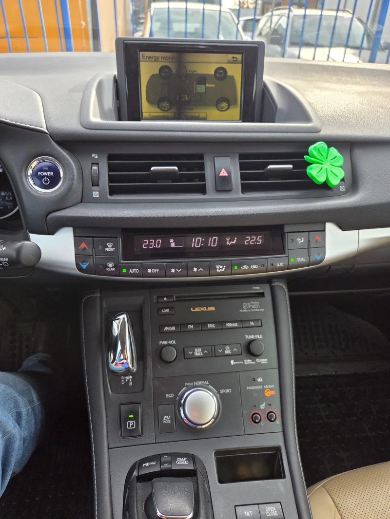 Lexus CT 200h Luxury, снимка 9 - Автомобили и джипове - 52246584