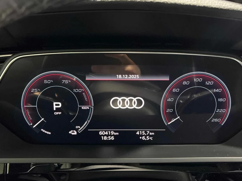 Audi E-Tron 2024 quattro * CARFAX * БЕЗ ПЪРВОНАЧАЛНА ВНОСКА, снимка 8 - Автомобили и джипове - 52851763
